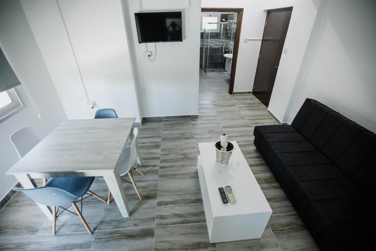Twins Apartments Kato Pyrgos Exterior photo